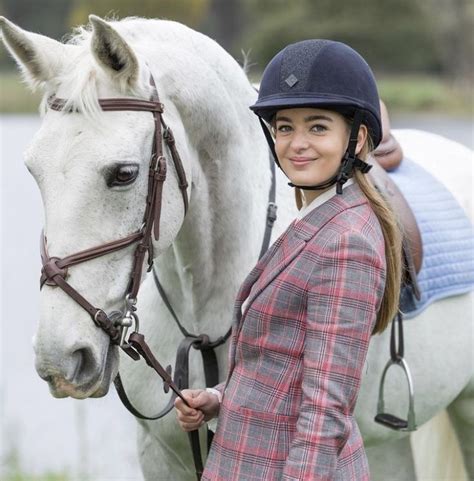 mia from free rein